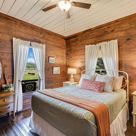 Villa Montesino Ranch Lodging à Wimberley Extérieur photo
